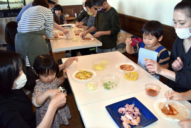 こぼれ話「親子でピザづくり　とかちの八百屋おもや」