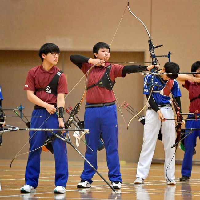 吉口（帯工高）がリカーブ男子ブロンズＶ　同女子シルバーは藤井（帯三条高）　舩津杯室内アーチェリー大会