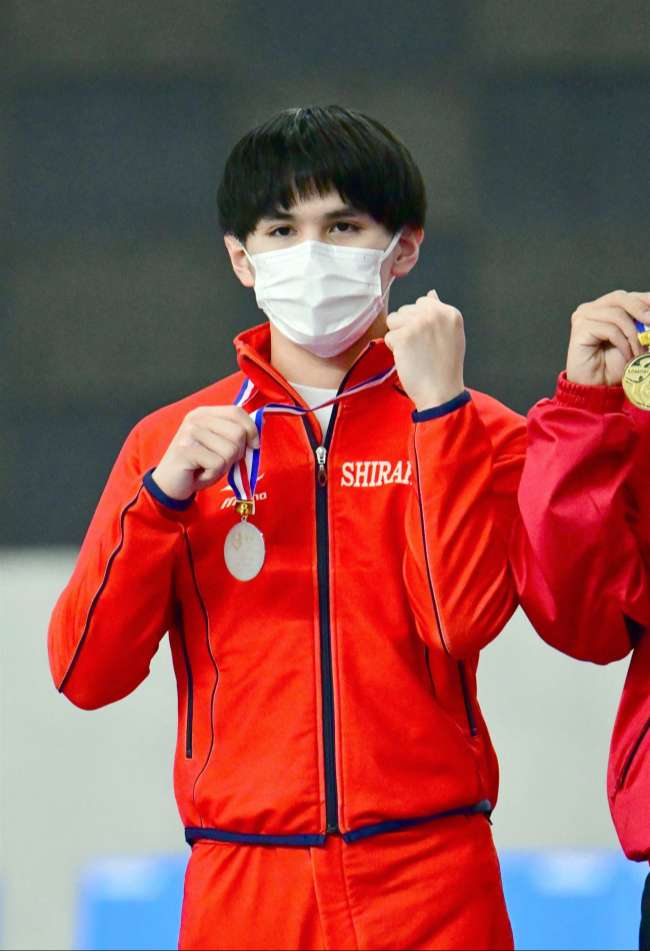 【写真】久保自己新で1000制す、男子は軍司小差の準V、前田女子3000で4位 高校総体スケート2日目