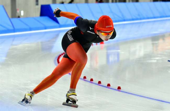 【写真】久保自己新で1000制す、男子は軍司小差の準V、前田女子3000で4位 高校総体スケート2日目
