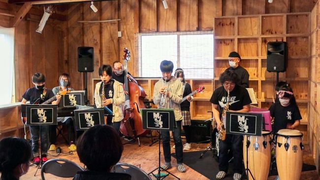 まくべつジュニア・ジャズスクールがライブ