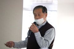 　講演する柳澤さん
