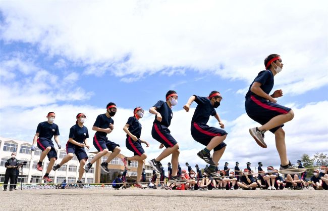【写真】市内中学校で体育祭 3年ぶり全校生徒集い