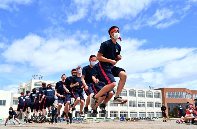 【写真】市内中学校で体育祭 3年ぶり全校生徒集い