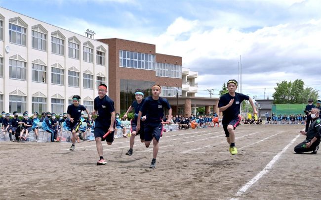 【写真】市内中学校で体育祭 3年ぶり全校生徒集い