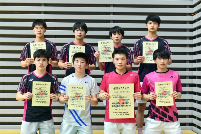 【写真】帯大谷女子北北海道9年ぶりVインターハイへ、男子は準優勝 帯柏葉3位 道高体連バドミントン