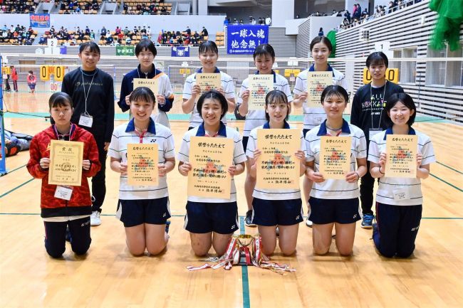 帯大谷女子北北海道９年ぶりＶインターハイへ、男子は準優勝　帯柏葉３位　道高体連バドミントン