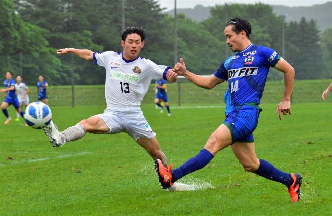 【写真】スカイアース競り勝ち首位堅持、縄先制ゴール、横野追加点　道サッカーリーグ第６節