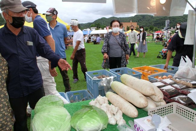 本別きらめきタウンフェス３年ぶり開幕　特産品販売などにぎわう