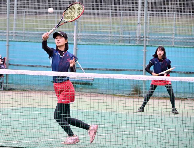 芽室が女子３連覇　男子は札内初Ｖ　全十勝中体連秋季ソフトテニス