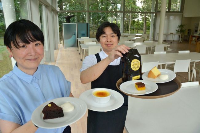 ガラス張り社員食堂をカフェに開放　中札内のパーペル