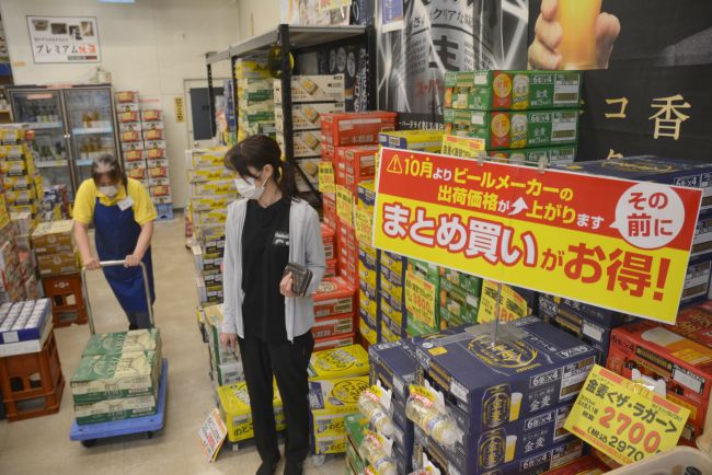 「箱買い」商戦活気　ビールなど酒類、来月値上げ