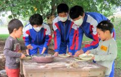 中学生が保育体験　更別