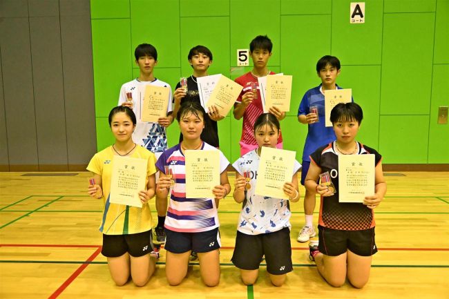 【写真】松本悠汰2冠、女子単は石原綾弓頂点、勝毎杯全十勝秋季高校バドミントン大会