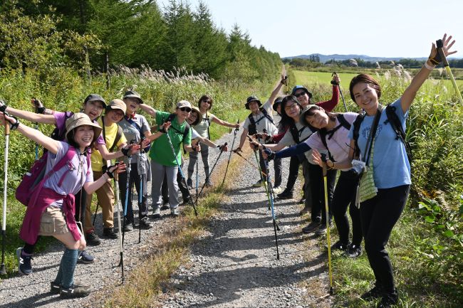 都内女性　十勝を闊歩　ノルディックウオーキングツアー　生産者との交流も