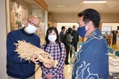 アイヌ文化に触れ合う集い　伝統舞踊や料理