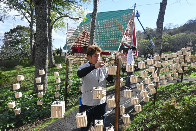 ５０００個の木製ライルミも点灯　２２日に広尾サンタランド点灯式