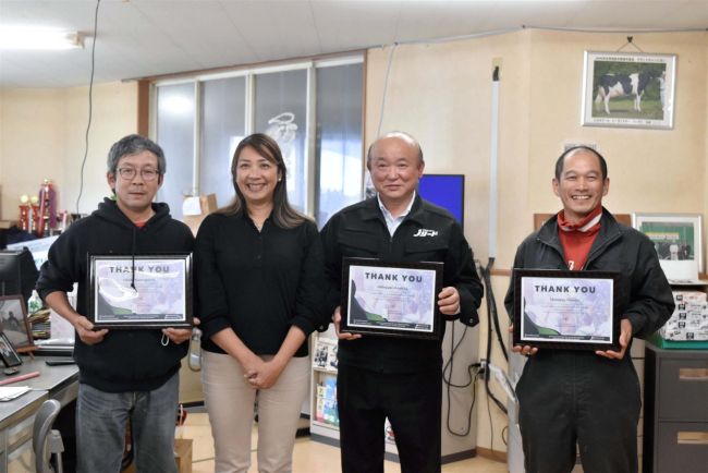 酪農家有志が脱脂粉乳の海外支援　豊頃、士幌