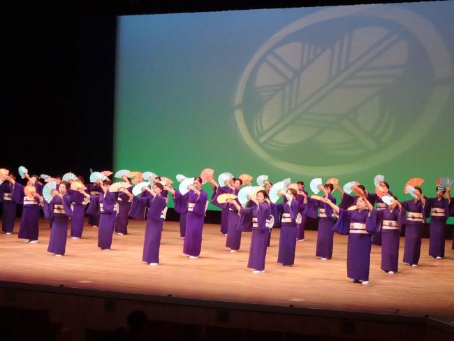 情感豊かに踊り披露　中山民俗舞踊が「民踊まつり」