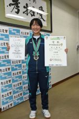 川村円盤投げＶ　１００メートル石田４位、山崎８位、１５０メートル槙涼７位入賞　ジュニアオリンピック陸上