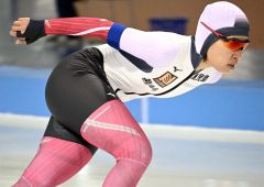 新田恭子３０００大会新初Ｖ、５００は軍司愛梨制す、帯広の森スピードスケート競技会