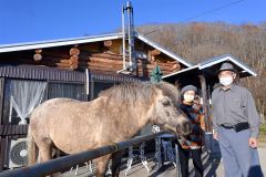 一軒家カフェ「山の家」、口コミで人気　広尾