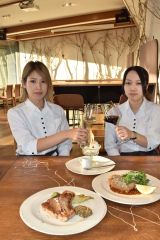 ３０日までカナダフェア　池田ワイン城