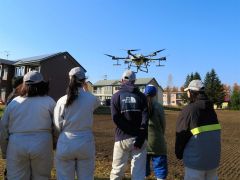 更別農高で農業用ドローン学習会