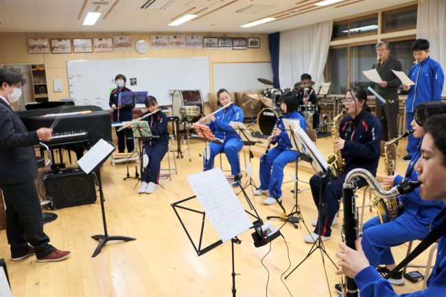 【写真】新得音頭を初めて演奏へ　新得中吹奏楽部