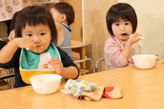 こぼれ話「子どもに優しく　葵学園でオーガニック給食提供」