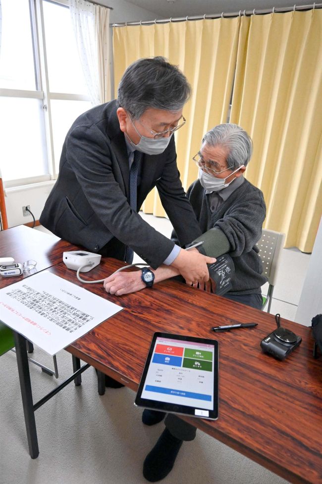【写真】健康の不安「拠点」で相談 大空バスターミナルで試験