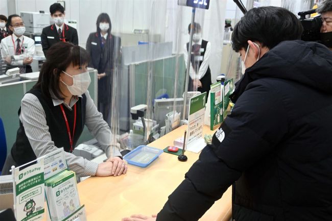 【写真】「さぎとうたがえ」「おかねのはなしは信じるな」甘い誘惑 砂糖で啓発 帯広署が新標語