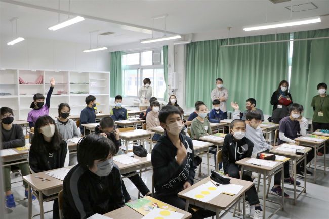 【写真】新得小で認知症キッズサポーター講座