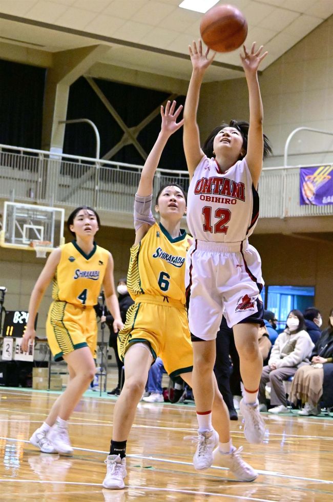 【写真】白樺学園女子2年ぶり頂点、男子は帯大谷連覇 高体連十勝支部バスケットボール新人大会