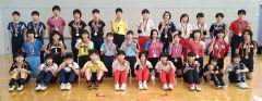 小学生バレーボール優勝選手男女３２人を表彰　帯広連盟