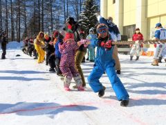 とかち熱中雪中運動会　９０人が汗を流す　更別