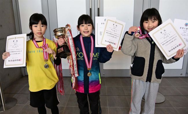 【写真】4年男子の黒坂大会新 全十勝児童スケート選手権