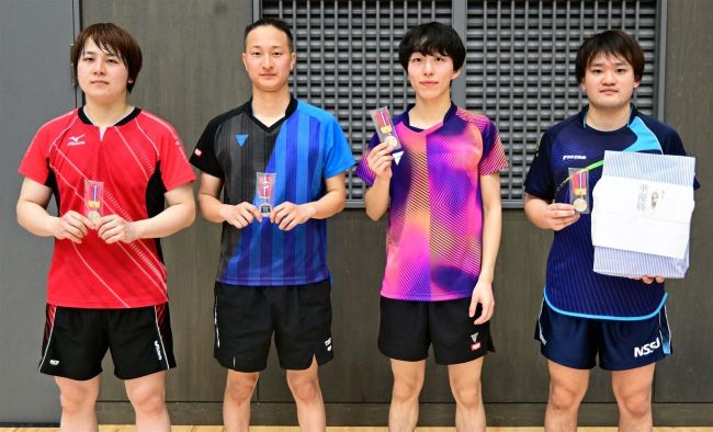 【写真】北海道アスティーダ男女Ｖ　卓球勝毎杯争奪全十勝団体選手権大会