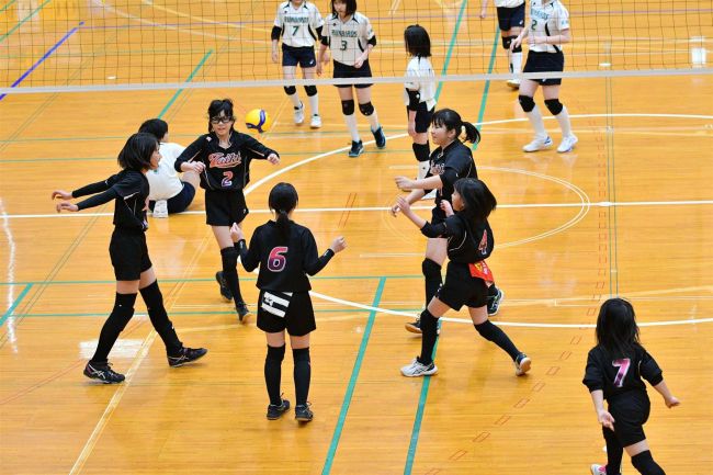 【写真】木野東、混合初制覇 女子はR・Y 男子はJJB 勝毎杯全十勝小学生バレーボール大会