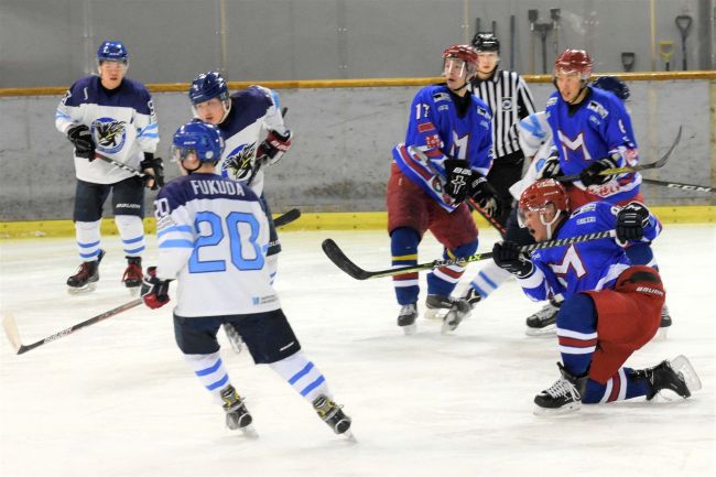 【写真】タダノ、御影クラブ共に2回戦敗退 全道アイスホッケー大会
