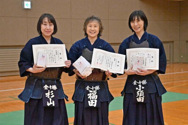 【写真】音更柳町 市町村交流大会年代別で初V、政野女子40歳未満制し2冠 十勝剣道祭