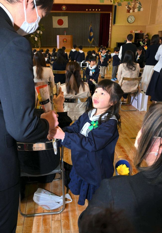 【写真】園児がマスクなしの笑顔 十勝の幼稚園や保育園で卒園シーズン