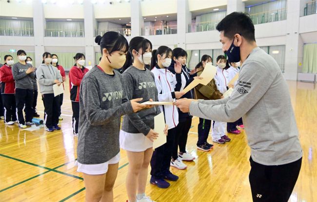 【写真】大西美海・梶沼絢香組(帯大谷)優勝、おんおーるチャレンジテニス