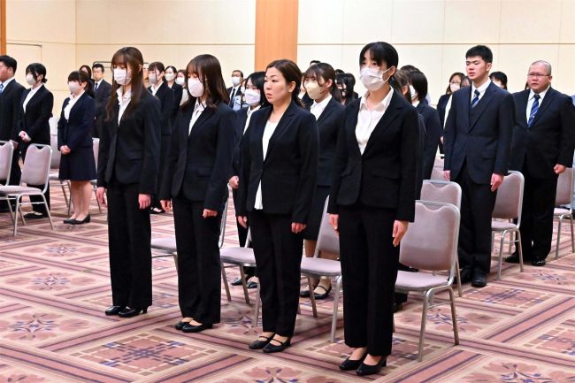 【写真】第１期生２５人で入学式　帯広市医師会看護専門学校