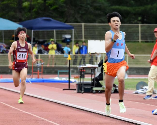 山田１５００快走（音更中）十勝中学新、澤向（幕別清陵）ハンマー投げ道高校新　十勝陸上競技選手権大会