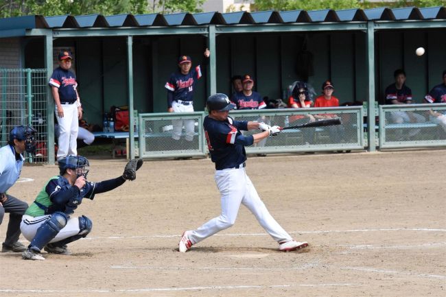 後楽園打撃戦制し２年ぶりＶ、１０－８ＴＡＫＵＭＡ　日本スポーツマスターズ軟式野球十勝支部予選