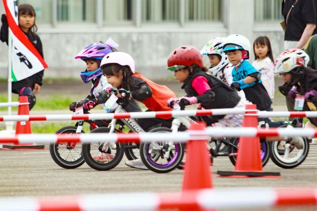 ランバイク疾走　坂本さんら優勝　エスポワールカップ　広尾