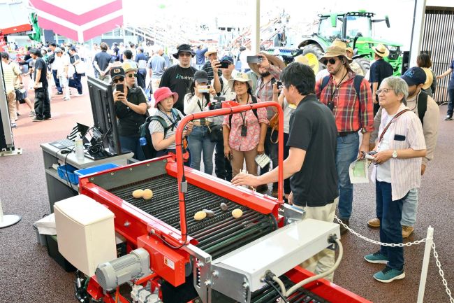 ５年ぶり国際農機展「大成功」　シャトルバスの待ち時間に課題も