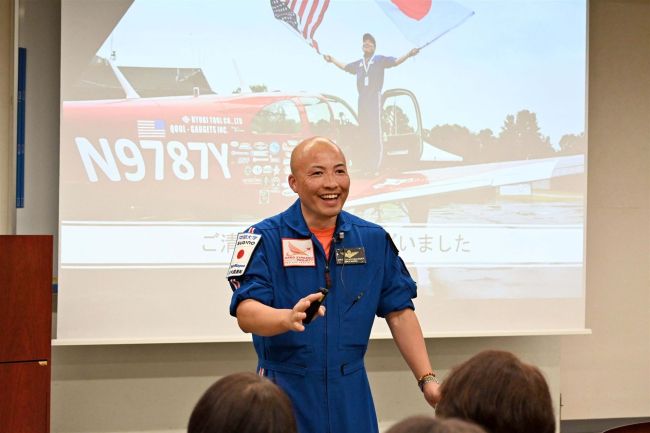 単独飛行で地球一周　本別出身の隻眼パイロット前田伸二さん　帯広で講演