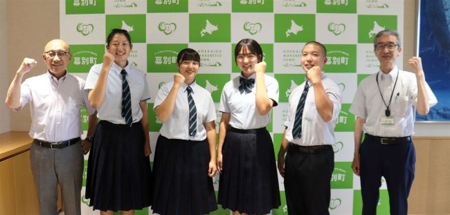 幕別清陵高校の陸上部生徒　インターハイへ決意新た　役場を表敬訪問